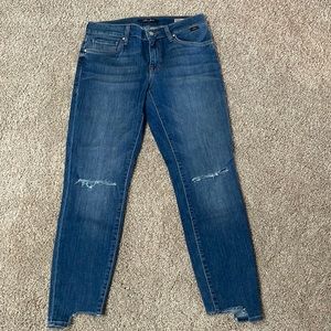 Cute ankle jeans in great condition.